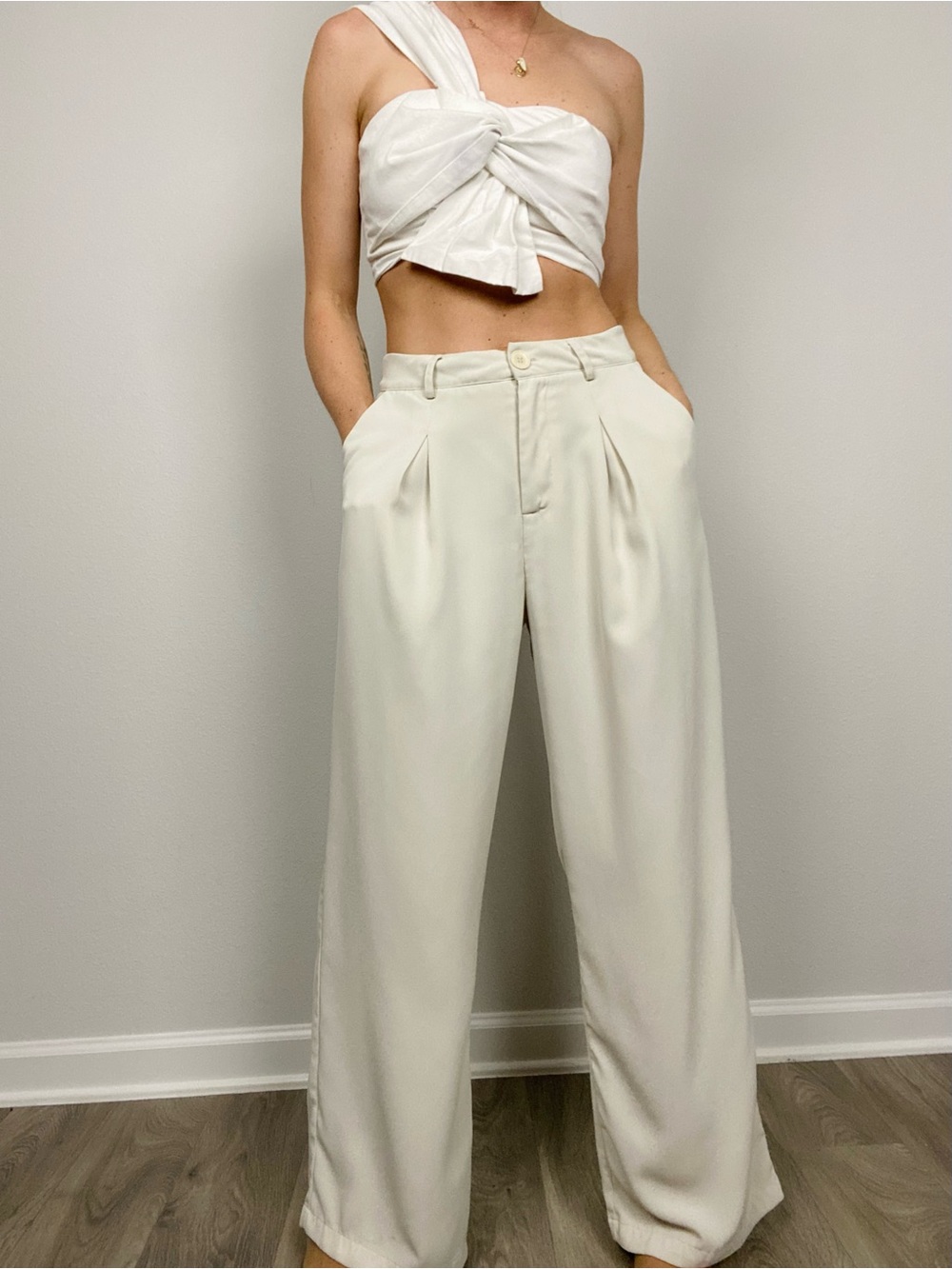 Cider Ivory High Rise Pleated Wide Leg Elegant Classy Trousers Pants Size Medium